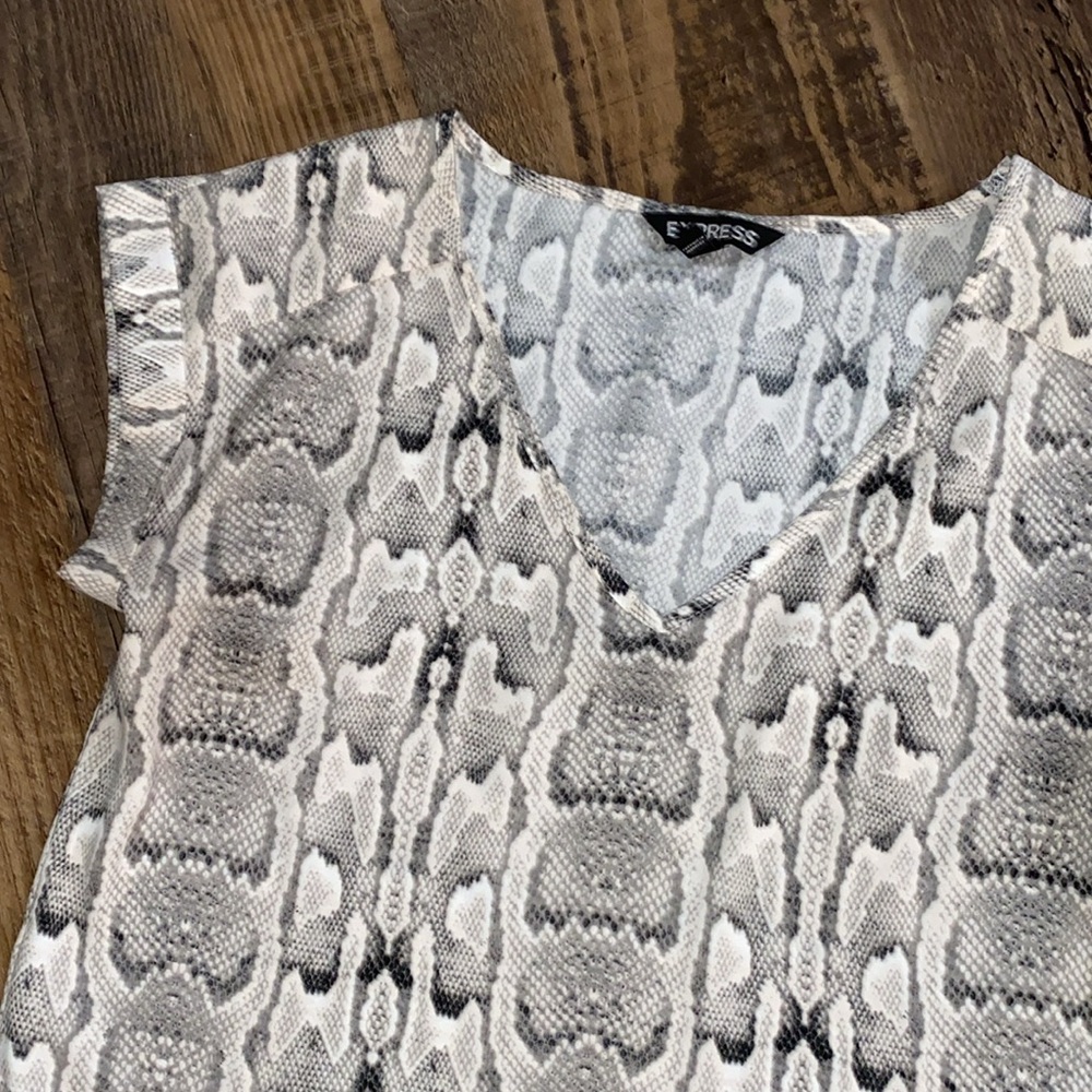 Snake Skin Print Too - Picture 2 of 9